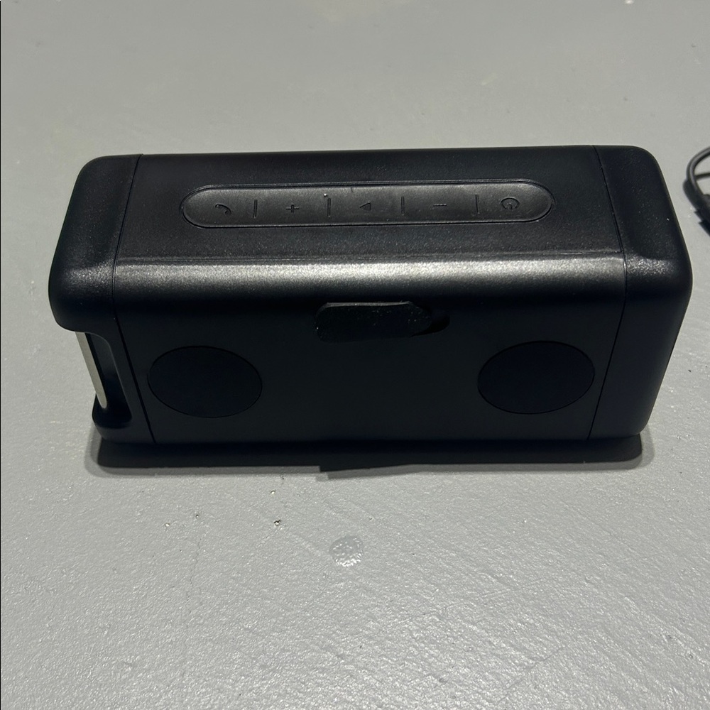 Sound Wedge - Outdoor Magnetic Speaker (New In Box with Charging Cable) - Picture 11 of 12